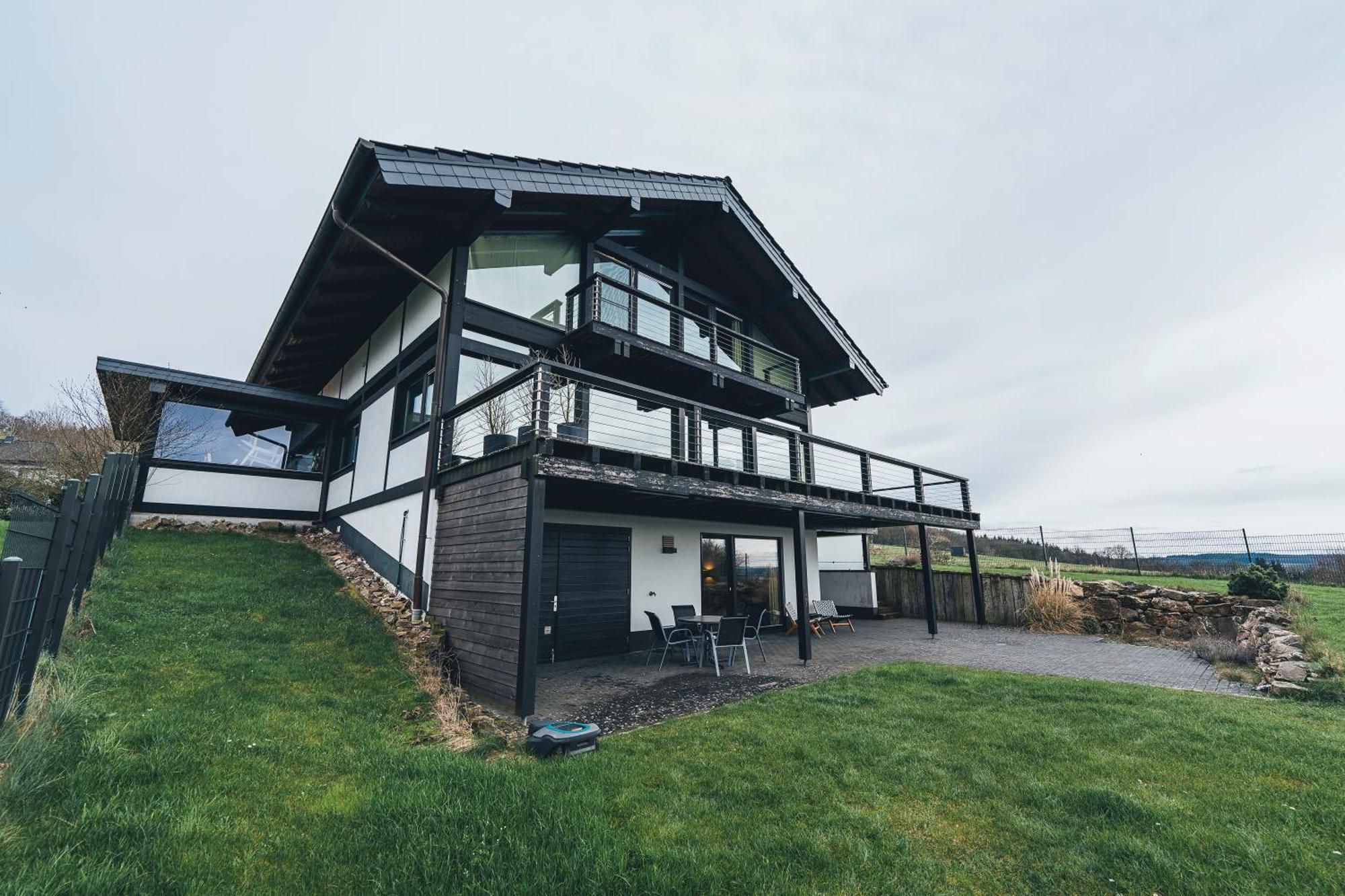 Hunsrueck Valley View Apartment With Cedar Sauna Bruschied Exterior photo